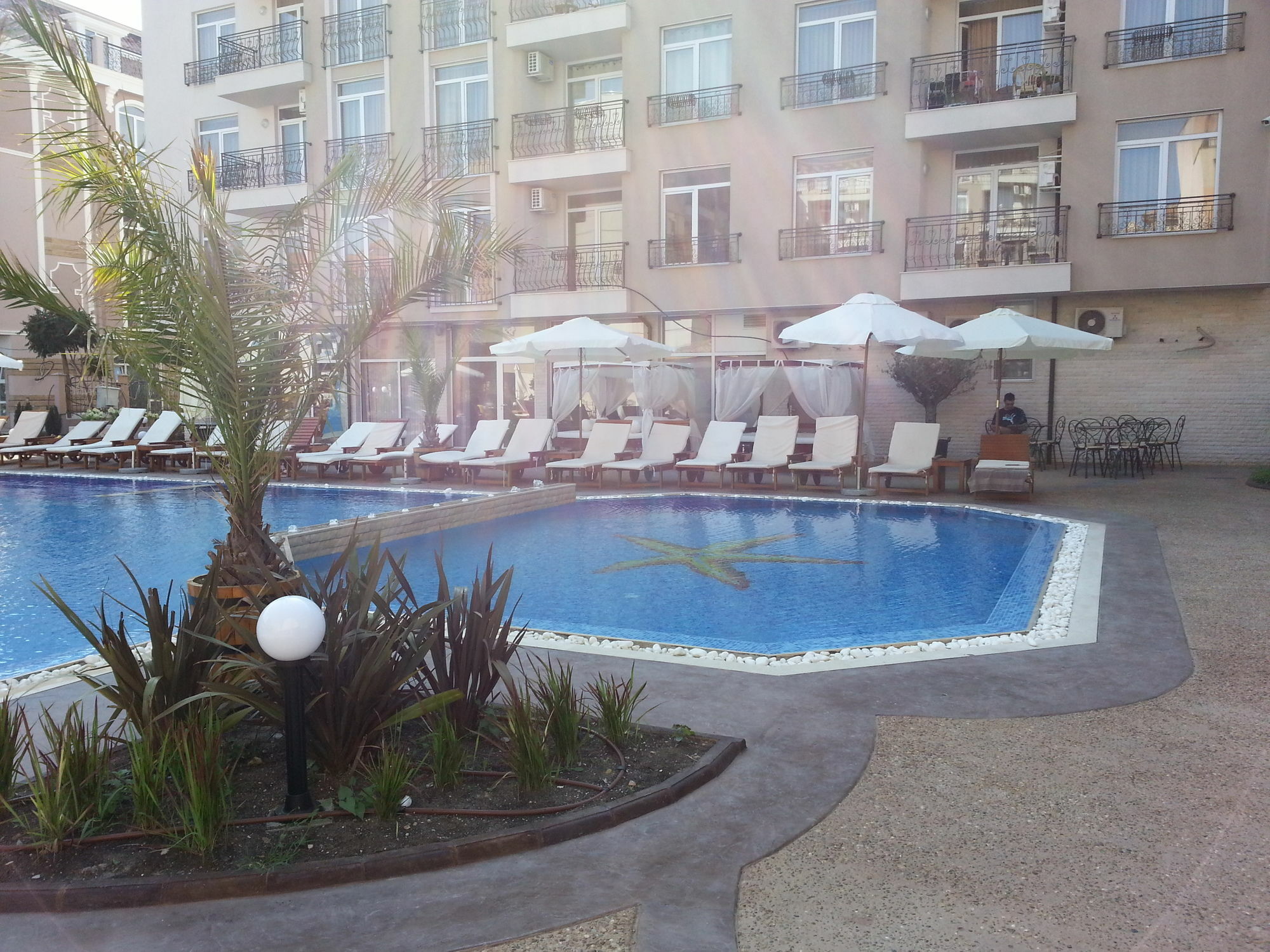 Menada Dawn Park Apartment 써니비치 외부 사진