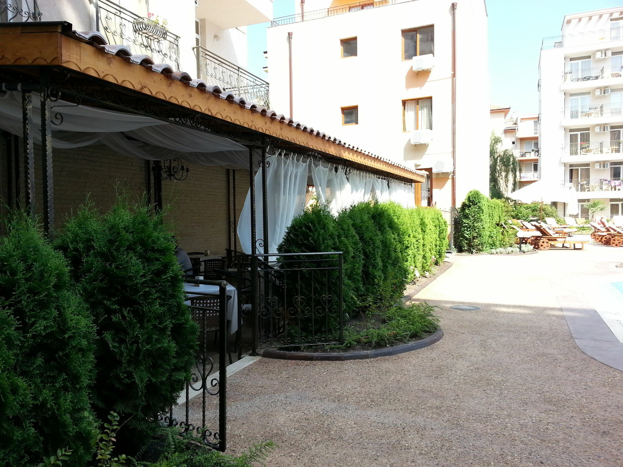 Menada Dawn Park Apartment 써니비치 외부 사진